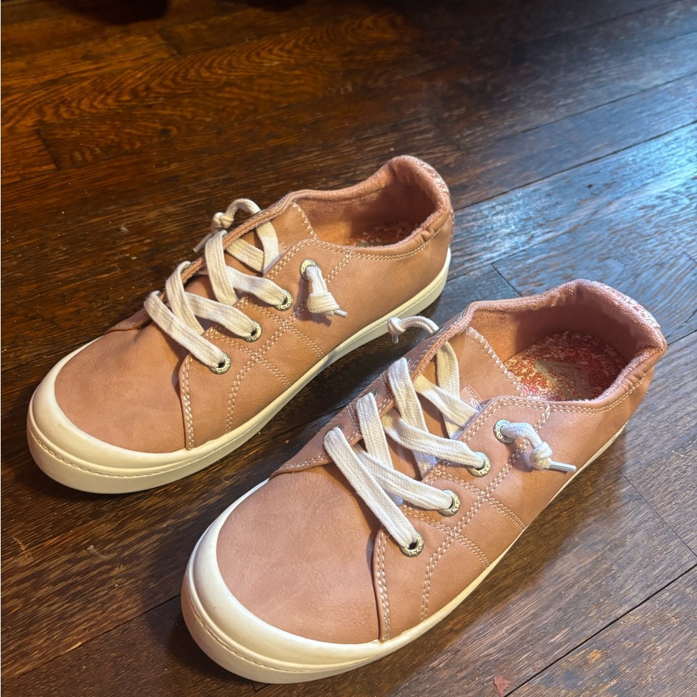 Roxy Women's Pink Sneakers